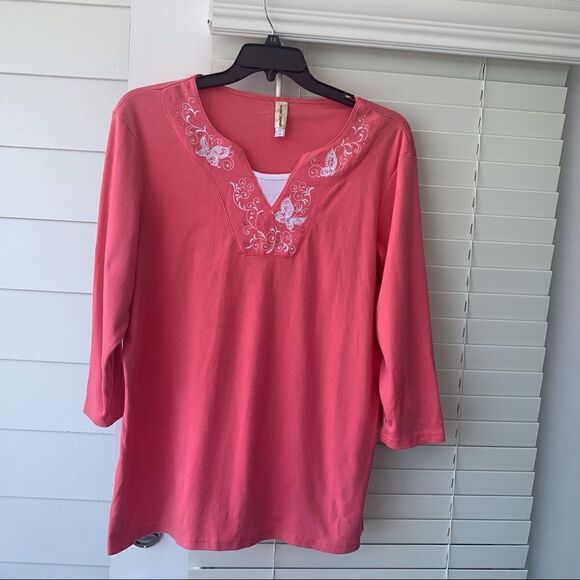 EUC DECORATED ORIGINALS TOP  - Picture 2 of 7